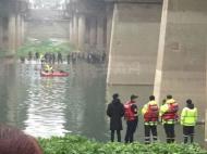 池州市區(qū)白洋河大橋附近一男子疑跳河身亡