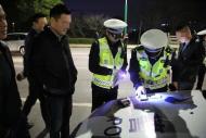 拒絕遠(yuǎn)光燈！池州交警嚴(yán)查機(jī)動(dòng)車不按規(guī)定使用燈光