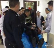 女子突發(fā)疾病  明光交警及時救助
