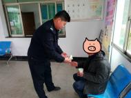 涇縣：男子流落異鄉(xiāng)急壞家人  熱心民警助其回家 