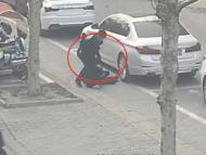 只因人群之中多看了你一眼   颍上民警生擒一网上逃犯