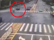 工人從高處跌落昏迷 交警開道20分鐘車程7分鐘到達(dá)