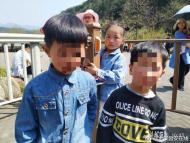 六安：天堂寨景區內兩萌娃走丟，父母竟然不知道 