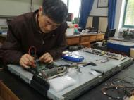 【大皖視頻】生活簡樸卻傾其所能 大學副教授免費修家電三十年