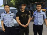 宿州：網逃“化身”龍蝦店老板 便衣民警們將其抓獲