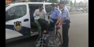 亳州：失明母子打不到車 民警熱心送回家