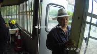 七旬大爺拾金不昧 郎溪交警接力找到失主 