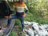 蕪湖：男子偷倒建筑垃圾  遇城管巡查被抓現行 