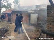 亳州：連續發生7起楊絮引發火災  民警救火路上忙 