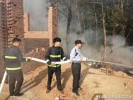 亳州：“熊孩子”闖禍   新房未住險些變“危房” 