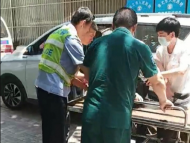 萧县一七旬老人突发胃出血 民警8分钟助开“生命道”