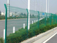 私拆公路护栏回家围牛羊棚 临泉一男子被刑拘