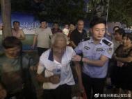 亳州：八旬老人暈倒街頭   警民聯(lián)手深夜救助