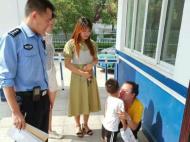 三歲幼童走失路口 蕭縣“奶爸”民警幫其找回家人