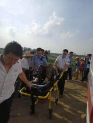 鳳陽：老婦騎車跌落大壩 警民合力救助脫險