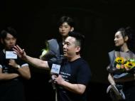 三位主演在合肥为《银河补习班》站台