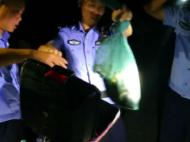 石臺：兩村民深夜偷獵石蛙 被民警抓個正著