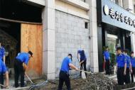 蕪湖：門店擴建臺階 城管依法拆除 