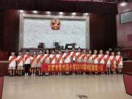 小學生穿起法官袍，合肥亳州路小學雛鷹小隊走進廬陽區人民法院 