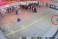 男子在合肥南站幫人“代購火車票”  旅客被忽悠900元 