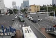 合肥啟動公交車載抓拍系統多日 仍有不少私家車占道