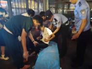 因感情纠纷 男子对自己痛下狠手自捅一刀