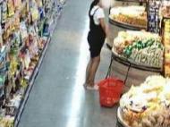 阜阳一女子两次盗窃化妆品 监控下原形毕露