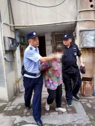 銅陵：逃犯慌不擇路闖進(jìn)居民家 警民聯(lián)手甕中捉鱉