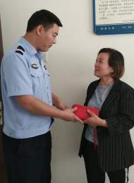 六安：大意丟失錢包  民警及時幫助找回