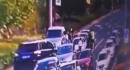 馬鞍山警車逼停嫌疑車 現場堪稱“警匪大片”