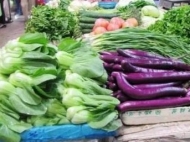 小到一把韭菜大到成箱菜品  男子凌晨到菜市场偷菜后沿街叫卖