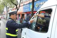 舒城：多部門(mén)聯(lián)合執(zhí)法 專(zhuān)項(xiàng)整治占道違停亂象