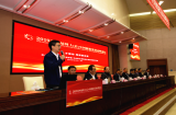 中国首位聋人语言学博士：唇耕手耘建“桥梁”