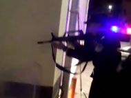 養(yǎng)了8年的金毛犬突然發(fā)狂咬傷主人 亳州民警果斷將犬擊斃