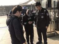兩名馬大哈乘客同時將手機丟網約車上  蕪湖民警幫助尋回