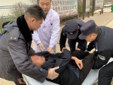 六安：老人突发疾病   民警及时救助