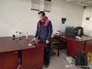 旅客如廁掉手機 蚌埠民警徒步排查近4小時找回