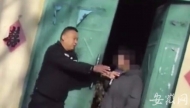 女子手拿菜刀欲轻生  濉溪民警徒手夺下