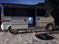 蕪湖：面包車變身“加油車”  “私油”販子被當場抓獲