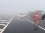 無為：霧天高速駕駛釀車禍 一人被困