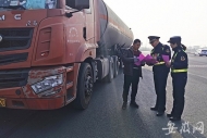 安徽高速公路入口稱重檢測啟動   24小時累計勸返超限超載車輛2195輛次