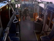路遇三輪車著火 合肥503路公交司機(jī)及時(shí)滅火救助