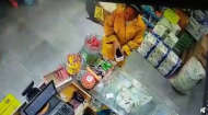 肥東一女子順走店主手機 想“自證清白”不料監控已錄下