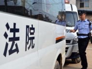 8歲男童癲癇發作昏迷 淮南中院法警護送就醫
