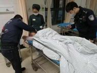 女子與男友吵架后喝酒輕生 所幸被民警救下