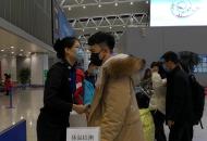 合肥機場，客運中心站對旅客全面進行體溫檢測