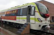 合肥軌道交通第100 列列車“柳芽青”到段  坐5 號線可USB充電