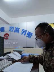 懷寧一村干推遲女兒婚禮，全身心投入疫情防控工作中