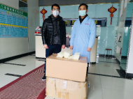 懷寧“公益達人”占來龍免費向市民發放11萬只口罩