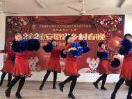 滁州：“鄉(xiāng)村春晚”網(wǎng)上直播， 草根演員成“明星”